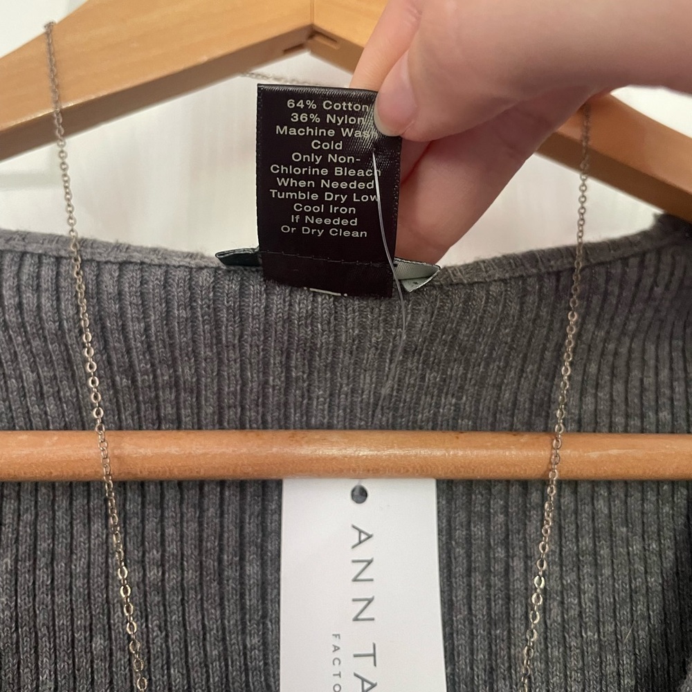 Ann Taylor Gray Ribbed V Neck Flare Sweater - Picture 3 of 4